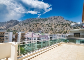 شقة مريحة 4 + 1 في ضمن مجمع