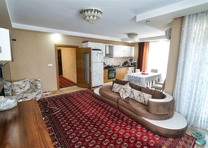 شقة مريحة 4 + 1 في ضمن مجمع