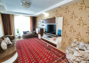 شقة مريحة 4 + 1 في ضمن مجمع