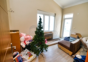 شقة مريحة 4 + 1 في ضمن مجمع