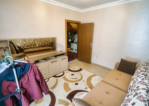 شقة مريحة 4 + 1 في ضمن مجمع