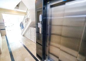 شقة مريحة 4 + 1 في ضمن مجمع