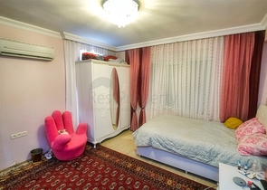 شقة مريحة 4 + 1 في ضمن مجمع