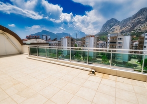 شقة مريحة 4 + 1 في ضمن مجمع