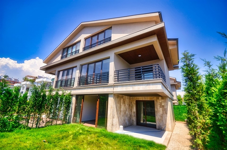 فيلا في منطقة كاليس - فتحية