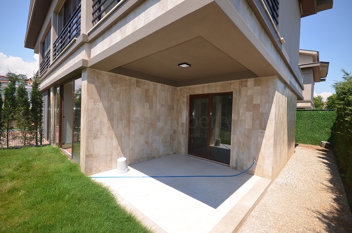 فيلا في منطقة كاليس - فتحية