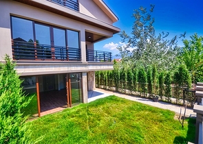 فيلا في منطقة كاليس - فتحية