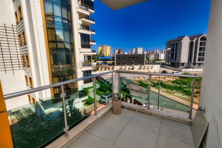 شقة 2 + 1 في منطقة كونيالتي