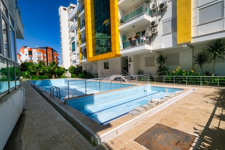 شقة 2 + 1 في منطقة كونيالتي