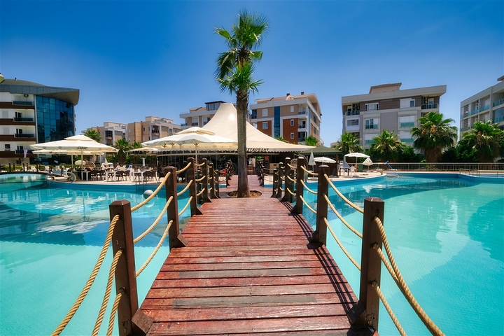 شقة 2 + 1 في مجمع غني بالبنية التحتية