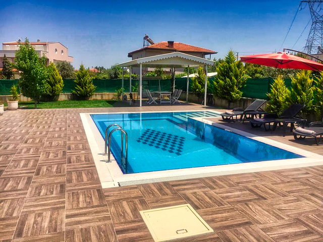 فيلا بقطعة أرض كبيرة في منطقة دواجي - أنطاليا