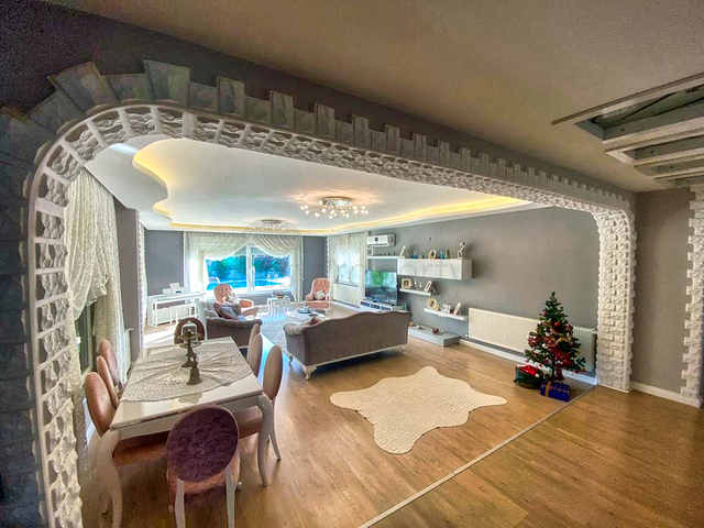 فيلا بقطعة أرض كبيرة في منطقة دواجي - أنطاليا