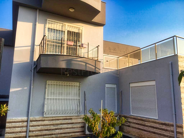 فيلا بقطعة أرض كبيرة في منطقة دواجي - أنطاليا