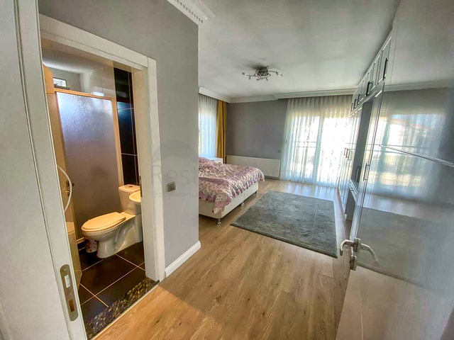 فيلا بقطعة أرض كبيرة في منطقة دواجي - أنطاليا