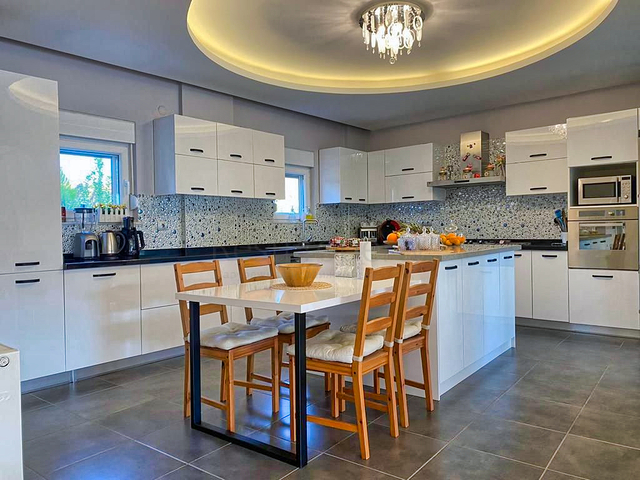 فيلا بقطعة أرض كبيرة في منطقة دواجي - أنطاليا