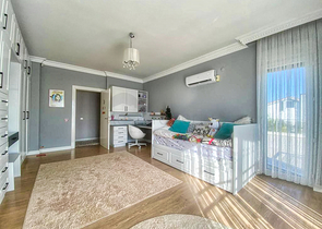 فيلا بقطعة أرض كبيرة في منطقة دواجي - أنطاليا