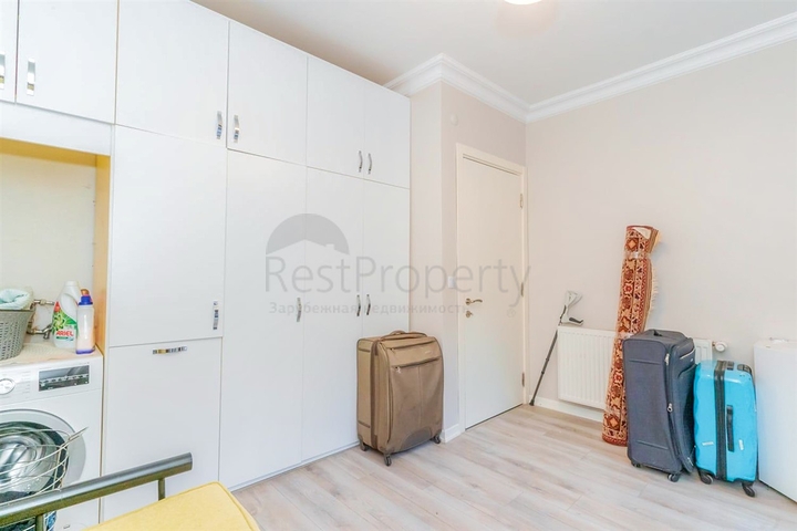 فيلا 7 + 1 بقطعة ارض كبيرة في منطقة دوادجي - انطاليا