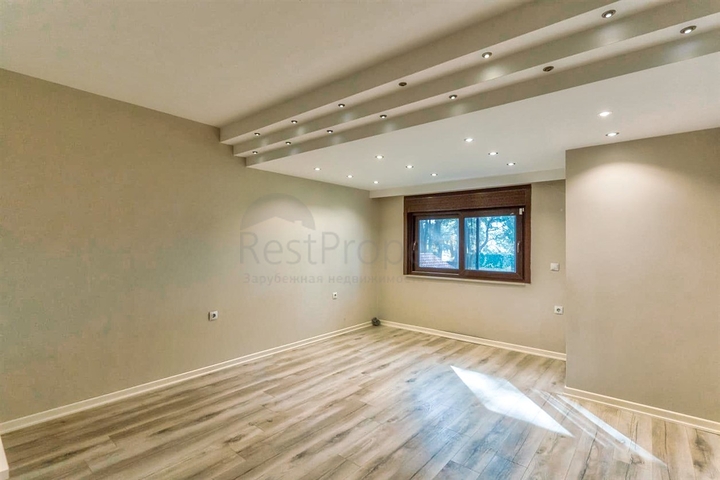 فيلا 7 + 1 بقطعة ارض كبيرة في منطقة دوادجي - انطاليا