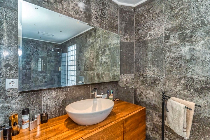 فيلا 7 + 1 بقطعة ارض كبيرة في منطقة دوادجي - انطاليا