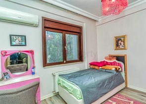 فيلا 7 + 1 بقطعة ارض كبيرة في منطقة دوادجي - انطاليا