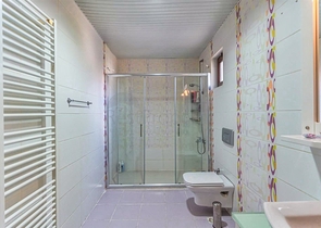 فيلا 7 + 1 بقطعة ارض كبيرة في منطقة دوادجي - انطاليا