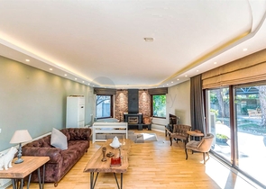 فيلا 7 + 1 بقطعة ارض كبيرة في منطقة دوادجي - انطاليا