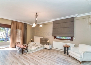 فيلا 7 + 1 بقطعة ارض كبيرة في منطقة دوادجي - انطاليا