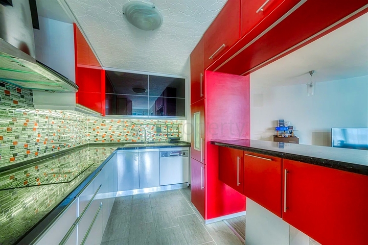 شقة 2 + 1 في مجمع ذو موقع فريد