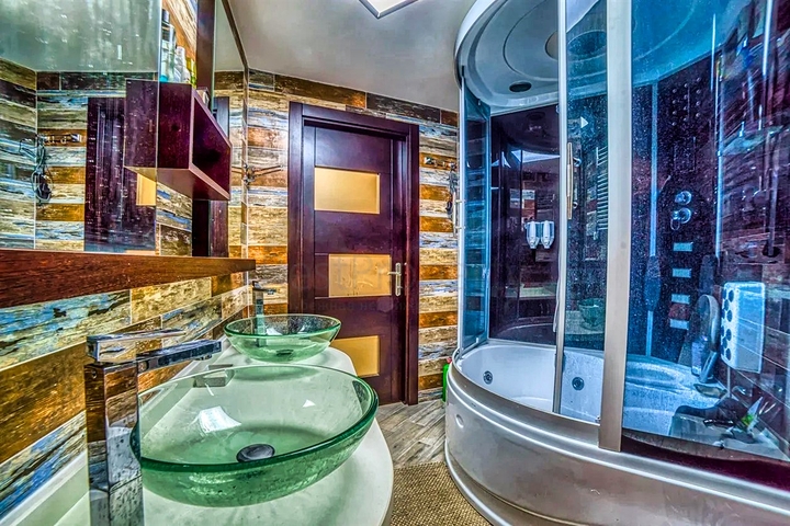 شقة 2 + 1 في مجمع ذو موقع فريد