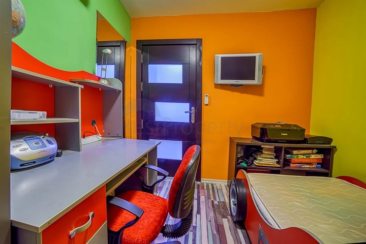 شقة 2 + 1 في مجمع ذو موقع فريد