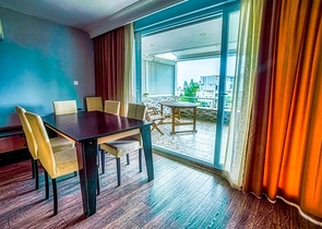 شقة 2 + 1 في مجمع ذو موقع فريد