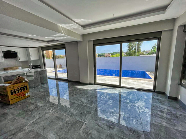 فيلا في بيليك - انطاليا