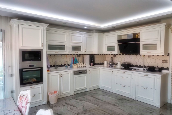 شقة 4 + 1 في منطقة كونيالتي - انطاليا