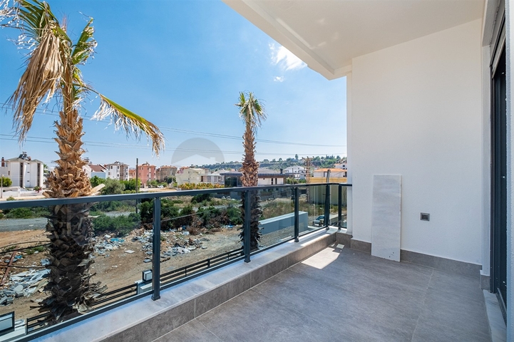 فيلا 4 + 1 في لارا - انطاليا