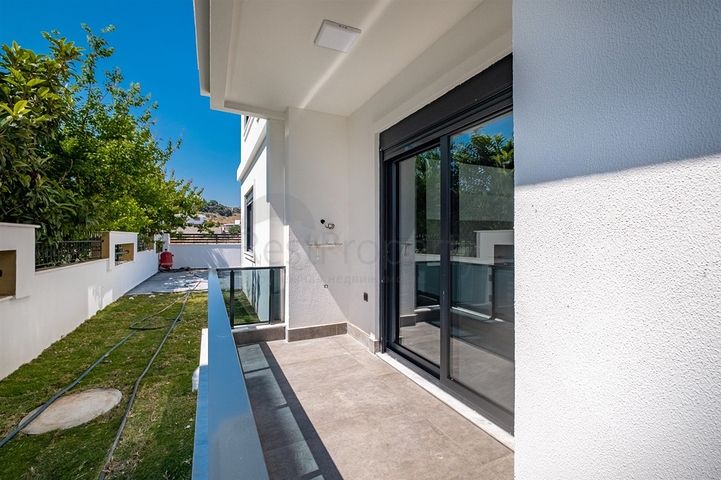 فيلا 4 + 1 في لارا - انطاليا