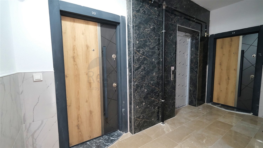 شقق 2 + 1،3 + 1 في منطقة مراد باشا - أنطاليا