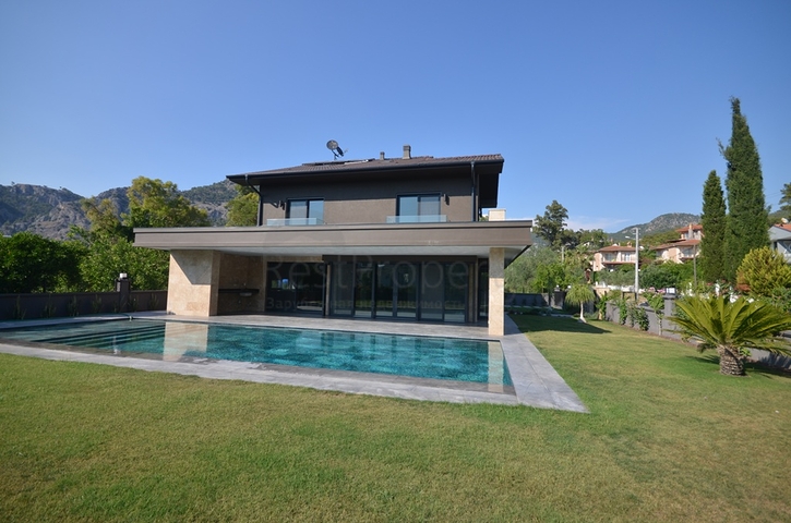 فيلا في منطقة فتحية