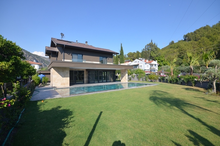 فيلا في منطقة فتحية