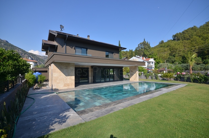 فيلا في منطقة فتحية