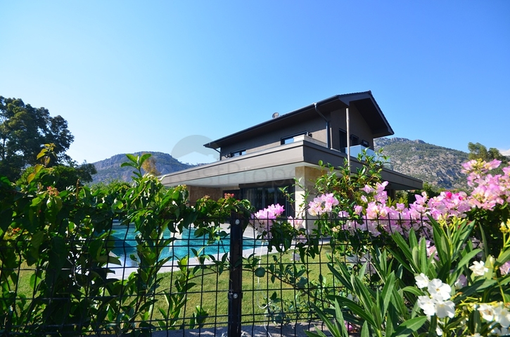 فيلا في منطقة فتحية