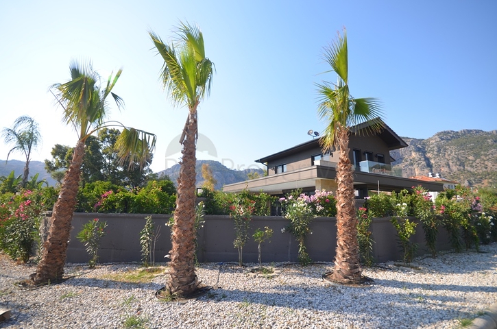 فيلا في منطقة فتحية