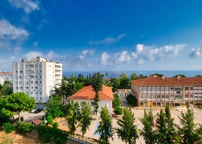 شقق في مجمع 2 + 1،3 + 1،4 + 1 في منطقة فارليك - أنطاليا