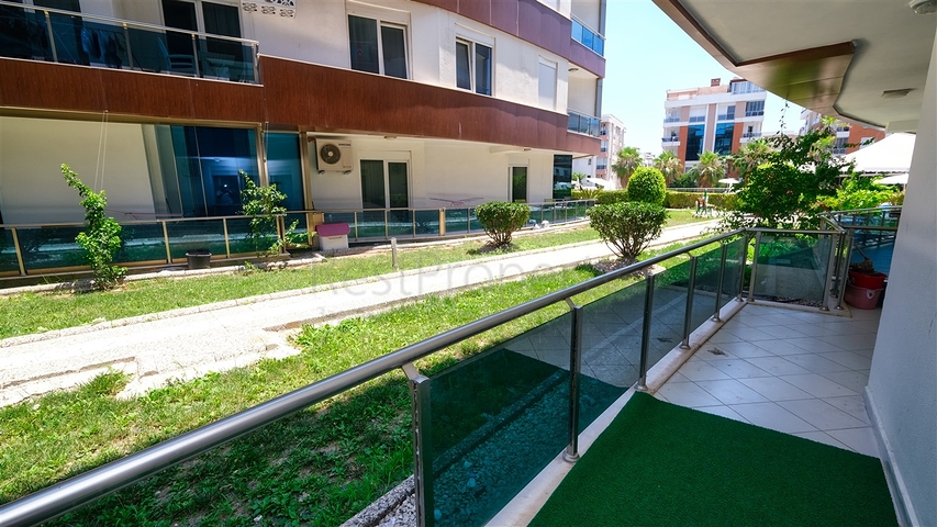 شقة في مجمع غني بالبنية التحتية في منطقة كونيالتي - أنطاليا.