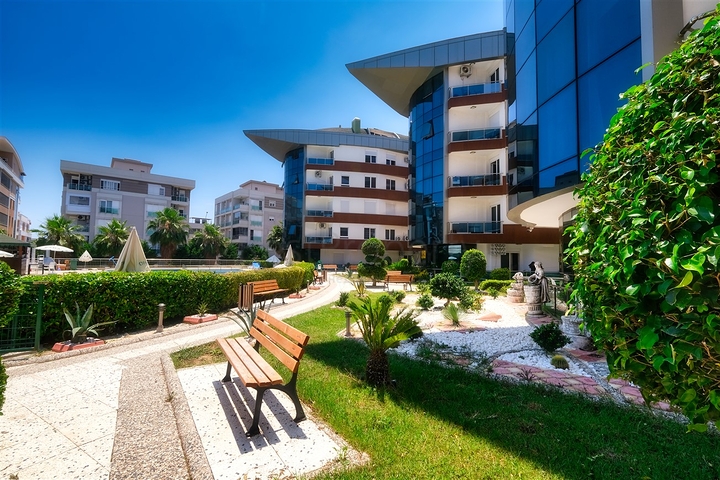 شقة في مجمع غني بالبنية التحتية في منطقة كونيالتي - أنطاليا.