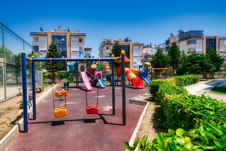 شقة في مجمع غني بالبنية التحتية في منطقة كونيالتي - أنطاليا.