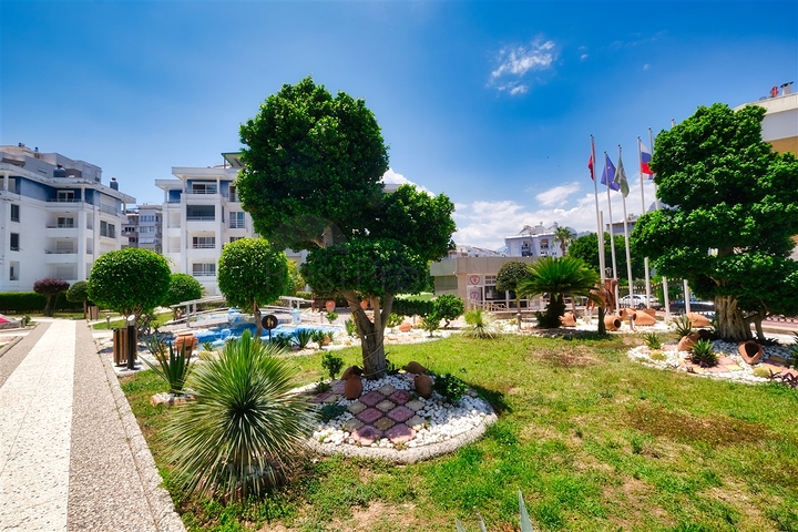 شقة في مجمع غني بالبنية التحتية في منطقة كونيالتي - أنطاليا.