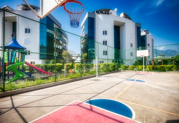 شقة في مجمع غني بالبنية التحتية في منطقة كونيالتي - أنطاليا.