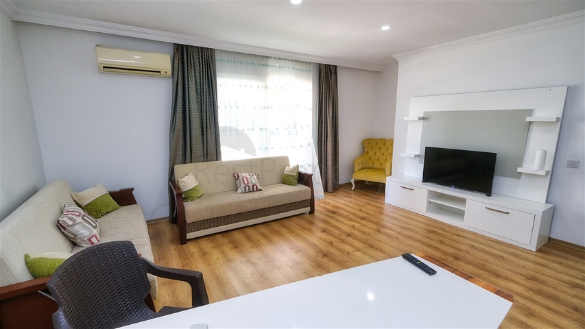 شقة في مجمع غني بالبنية التحتية في منطقة كونيالتي - أنطاليا.