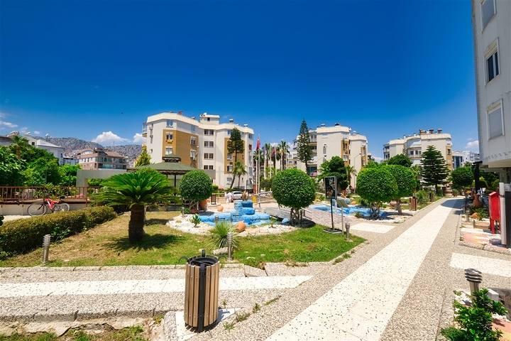 شقة في مجمع غني بالبنية التحتية في منطقة كونيالتي - أنطاليا.