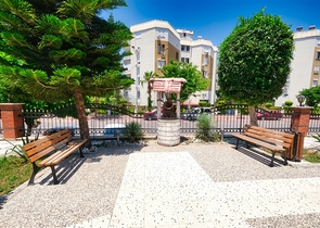 شقة في مجمع غني بالبنية التحتية في منطقة كونيالتي - أنطاليا.